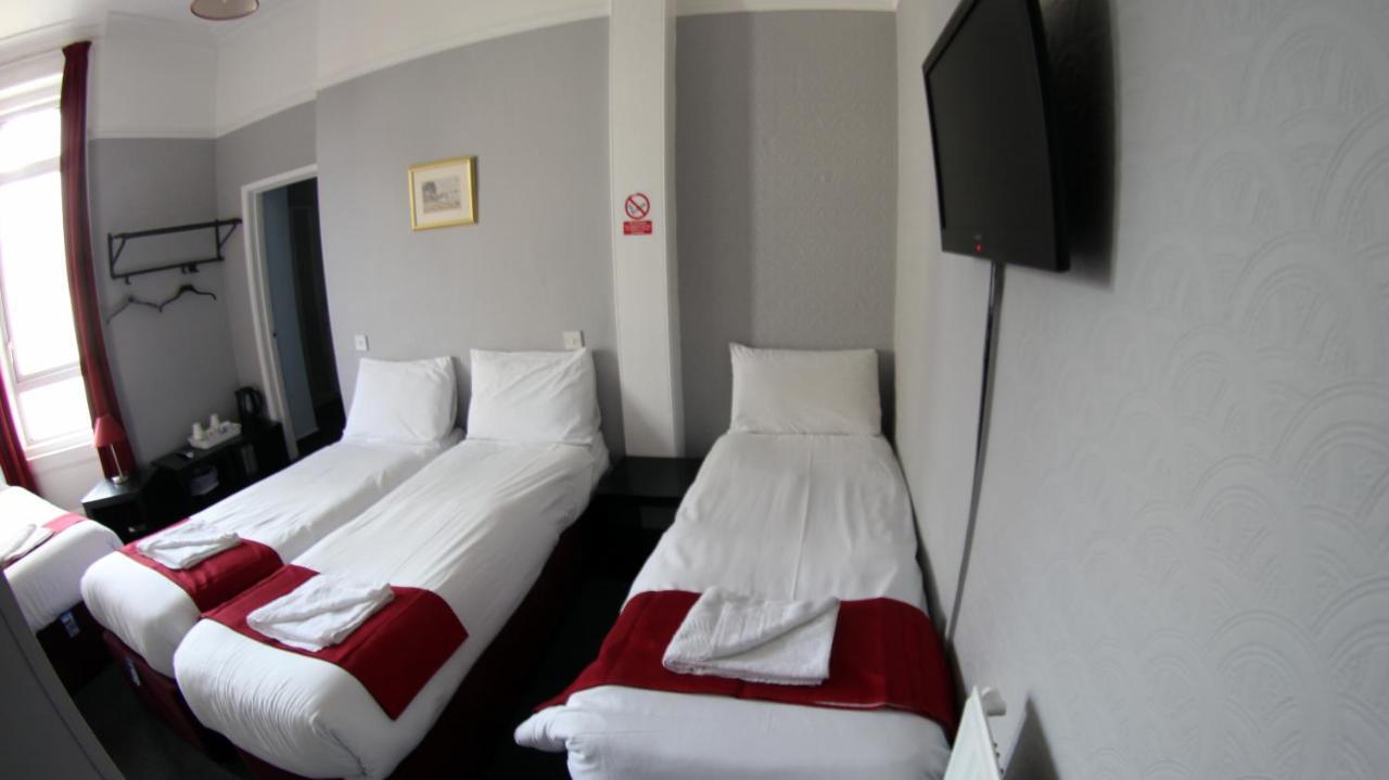 Fairmount Отель 3*