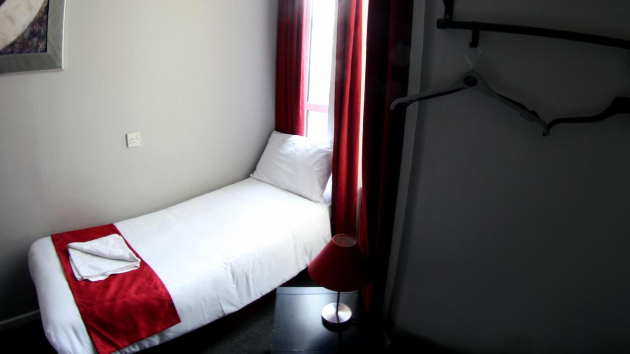 Fairmount Отель 3*